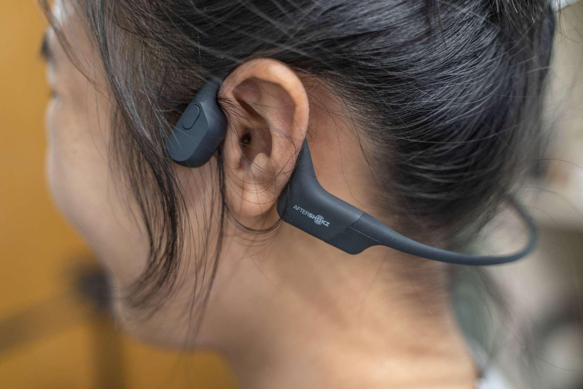 不入耳更健康的运动耳机韶音aeropexas800骨传导耳机测评