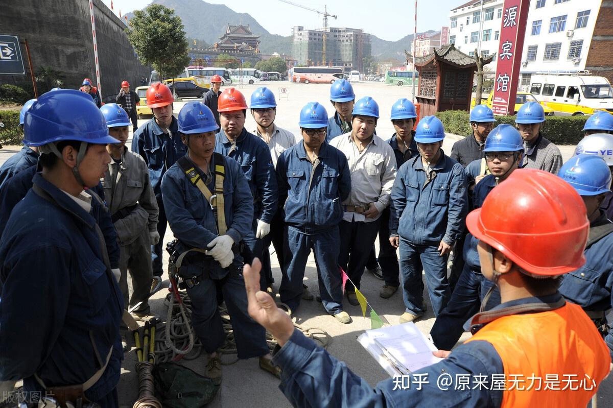 新生代农民工的出路在哪里其实无非两条路