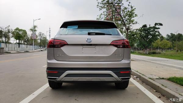 20万的水桶车大众探岳330两驱豪华版选购及提车作业