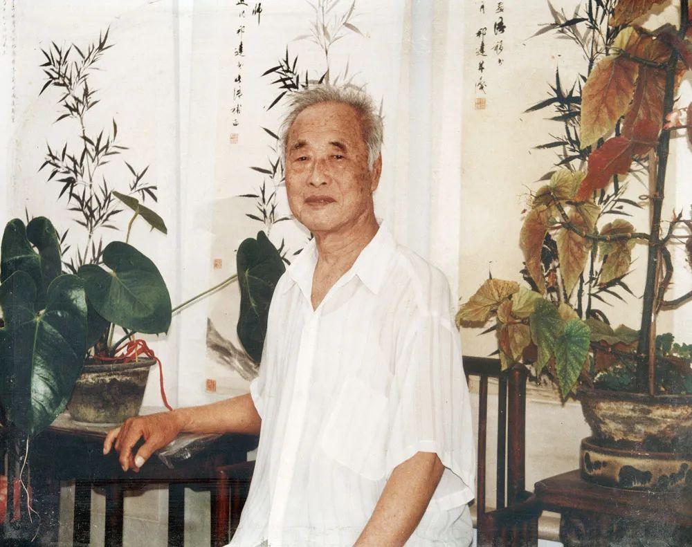 图一五 钱自在钱先生捐赠的22件书画文物中有3件元代作品,分别是顾安