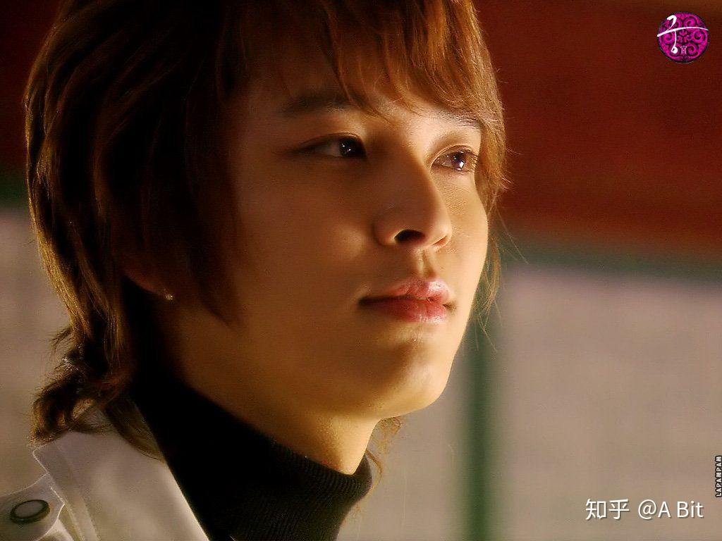 野蛮王妃》),是一部架构在韩国君主立宪制背景下的现代爱情剧,朱智勋