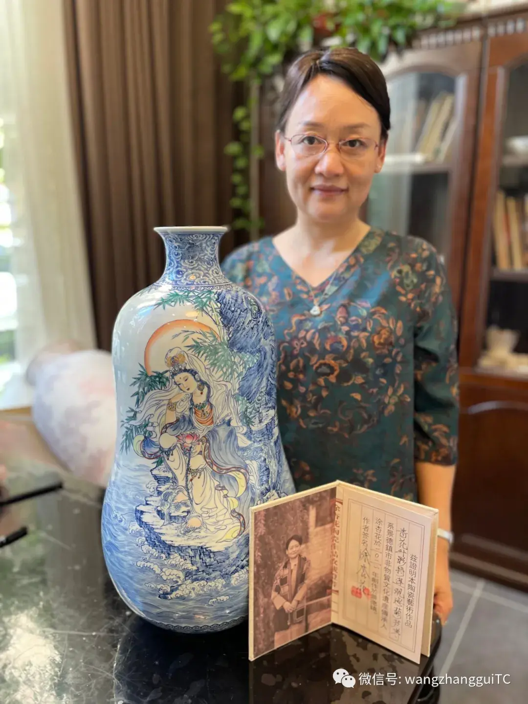 斗彩女将军官窑斗彩第一人涂杏花大师的传奇经历