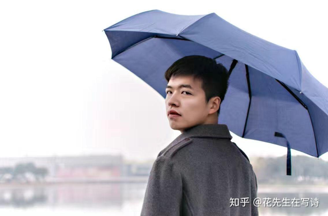 一直头发比较长的男生突然剪一个寸头是怎样的