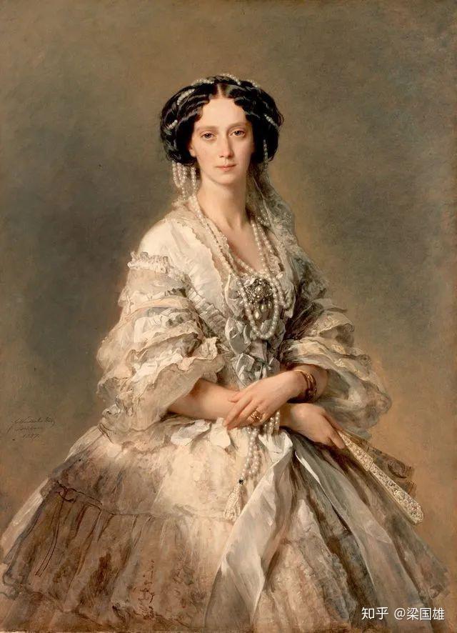 1901年间英国维多利亚女王在位期间的服饰风格该时代女性的服饰特点是