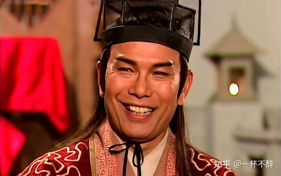 笑傲江湖向问天vs左冷禅,谁更强,左冷禅表示:我吊打过任我行