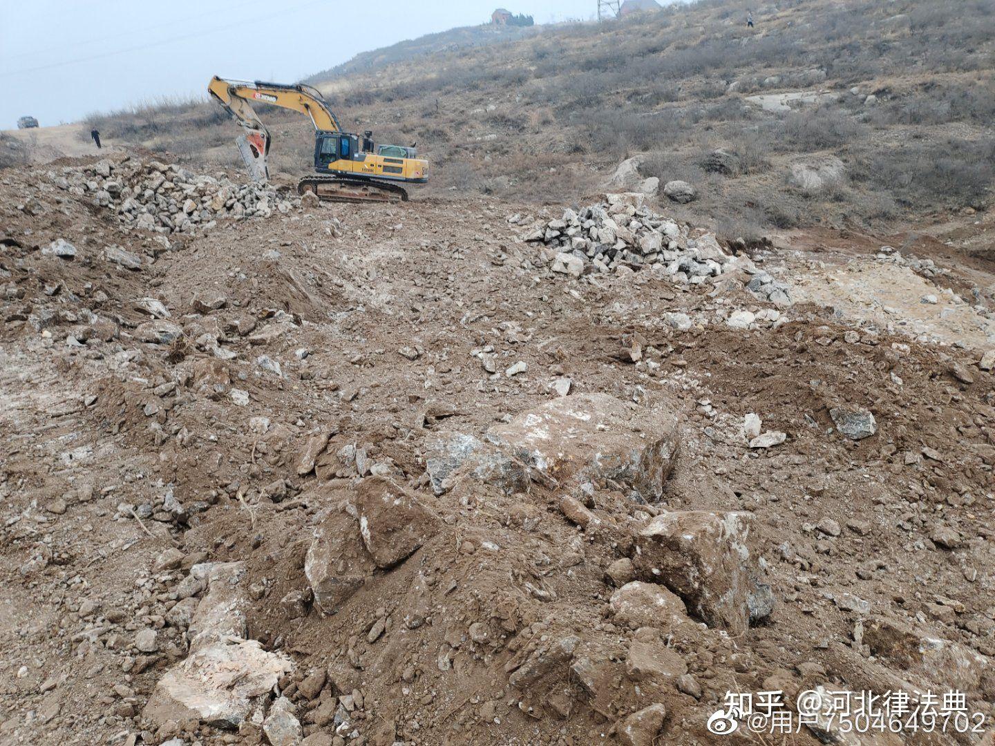 河北省邯郸市磁县黄沙镇水池村东山以整改土地为理由私自开矿卖石头