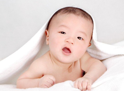 小孩子怎么学翻身 v2-e6db67e252d2e9754f0e061a5f9e3c26_1440w.jpg?source=172ae18b