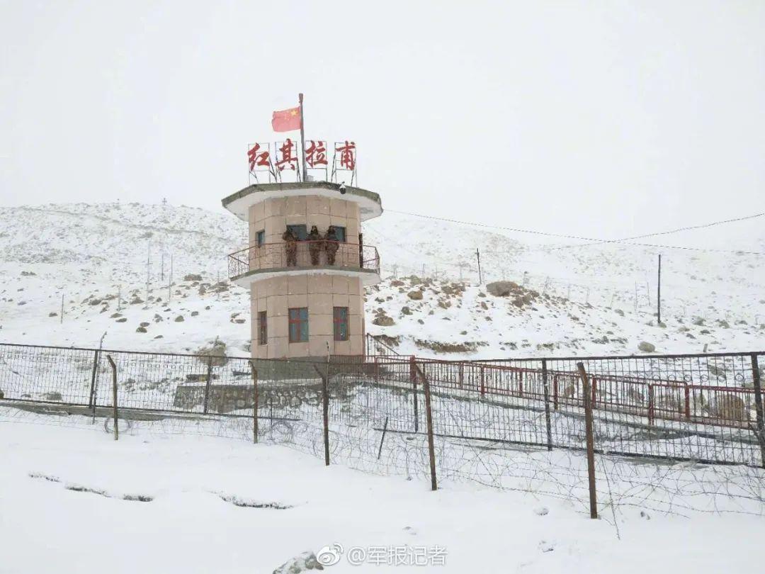 "万山堆积雪,积雪压万山"是对红其拉甫精神的最好诠释.