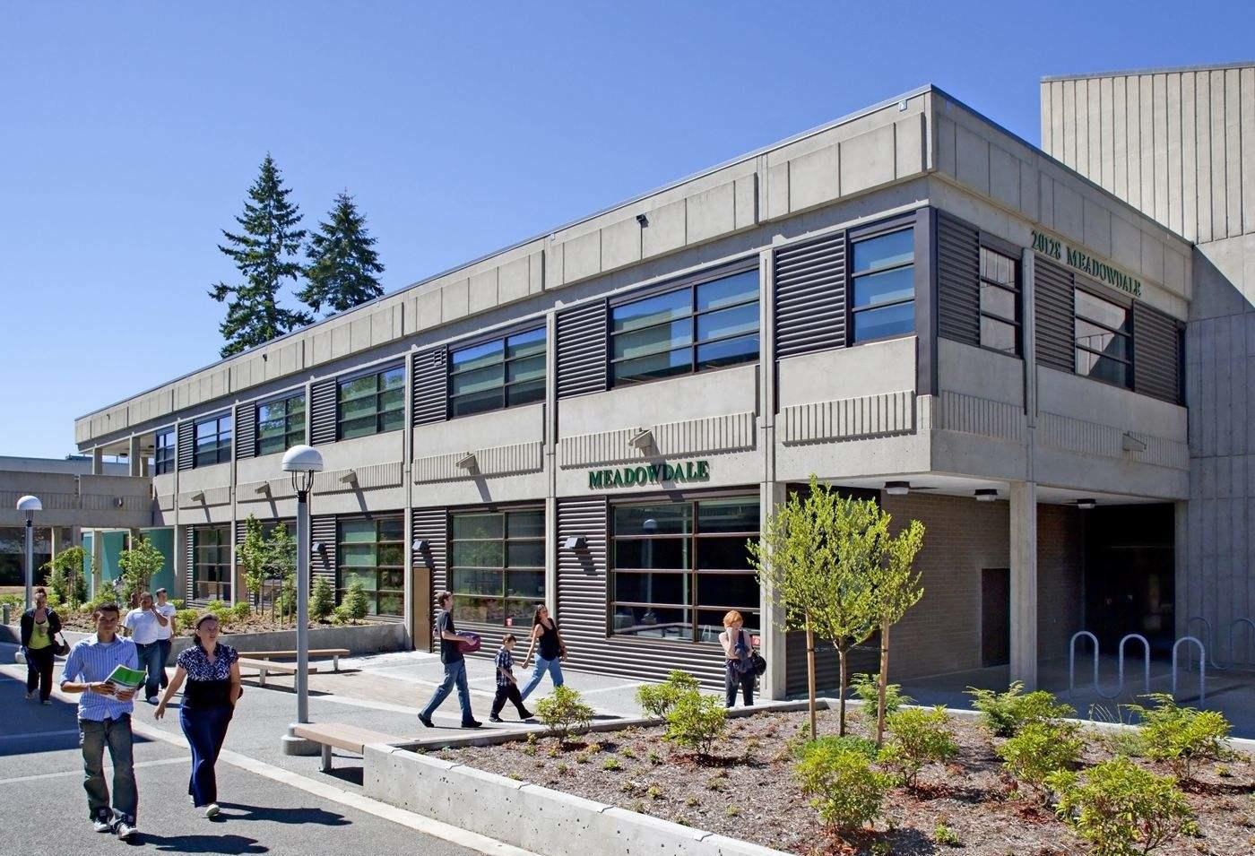 simon商学院的是世界顶级的商学院之一,商学院下的金融硕士课程当然也