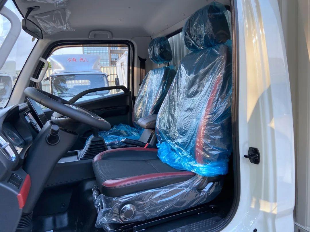 福田领航s1图解7万多买小轻卡配置到顶比轿车还高