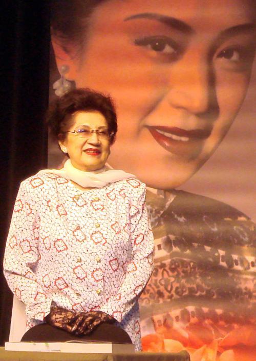 人物简介 顾正秋(1928年-2016年8月21日), [1]本名顾祚华,原名丁兰葆