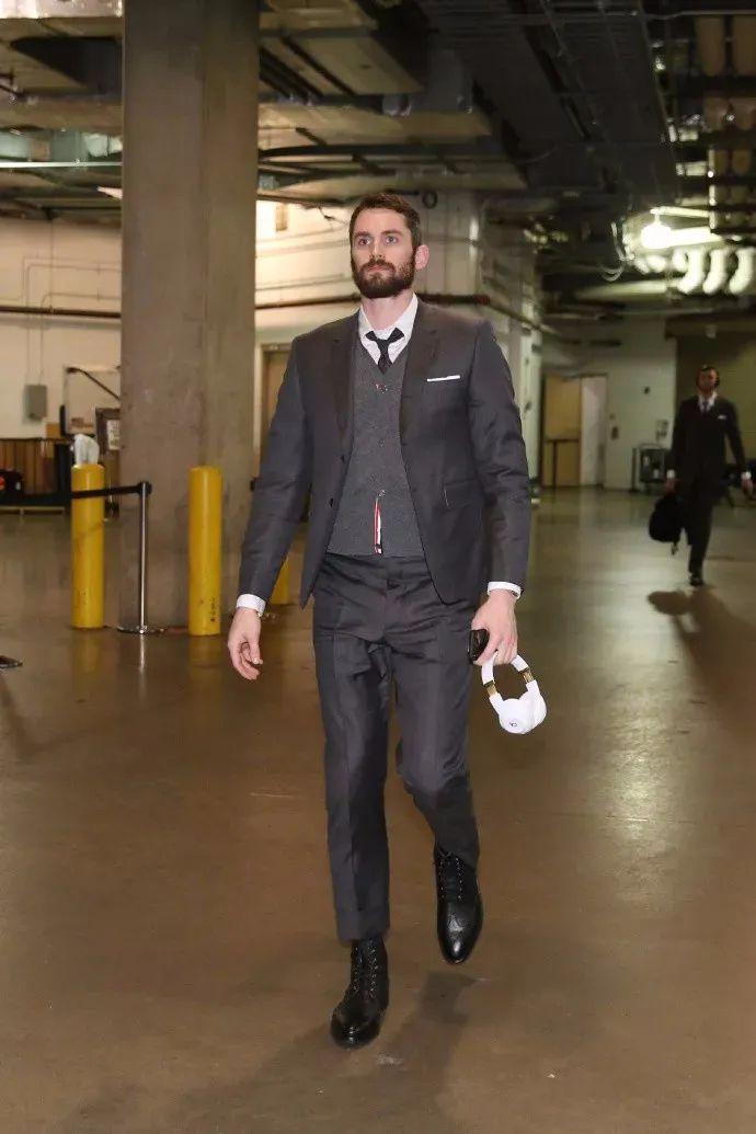 thombrowne专做正装19年惨遭误会为潮牌