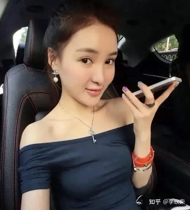 虚假身份博眼球暗地被包养贩卖假药郭美美这10年都干了啥