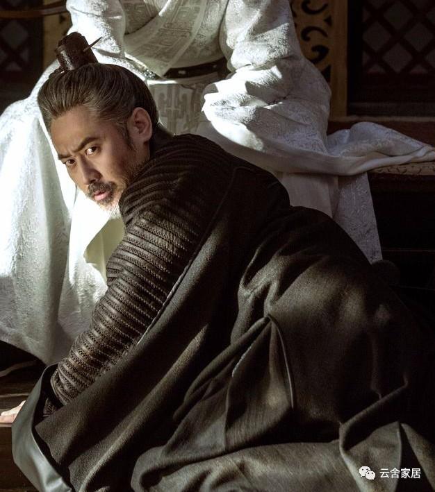 这个剧又火了因为吴秀波的这个眼神