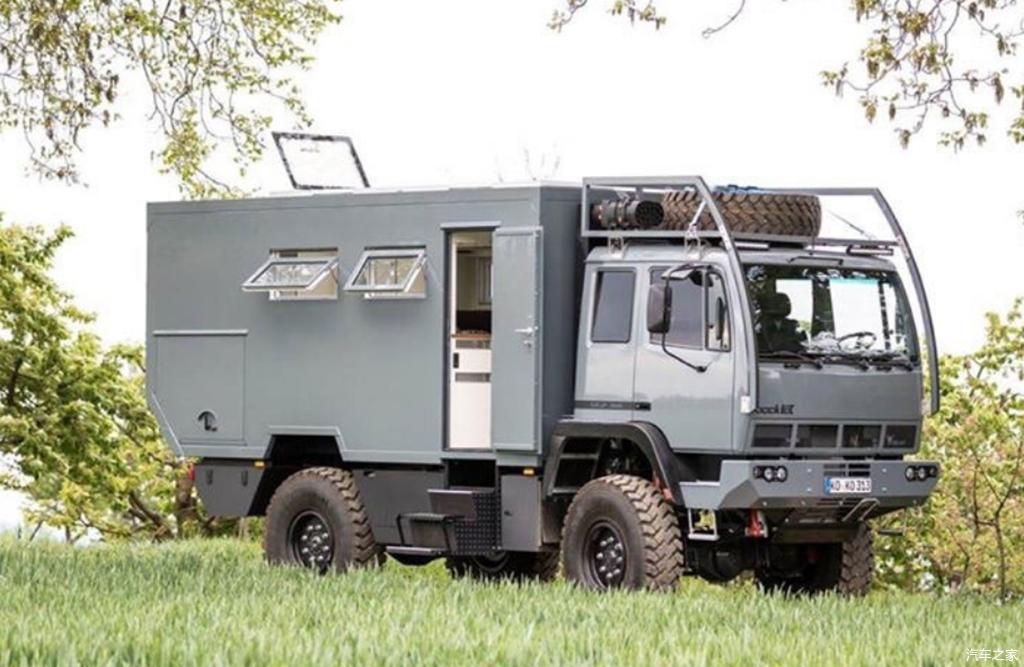 sd brazos卡车经常被美国人民改装成为越野房车,车身保留的军车元素