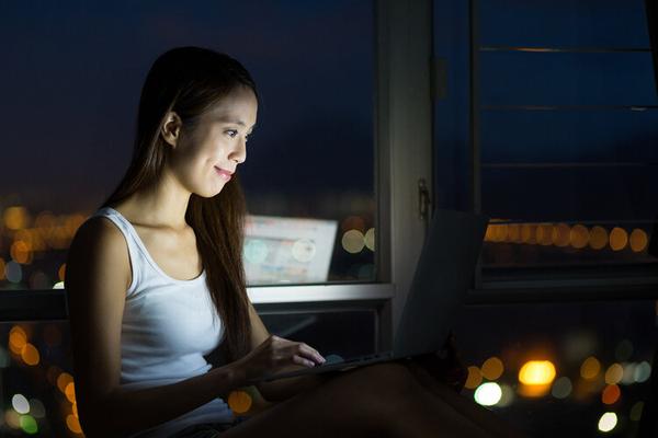 长期熬夜的人,面部若出现4种现象,说明身体扛不住了! - 知乎