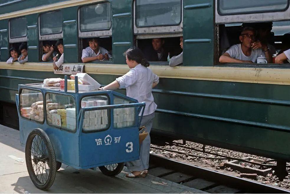 80年代都这么开放了吗