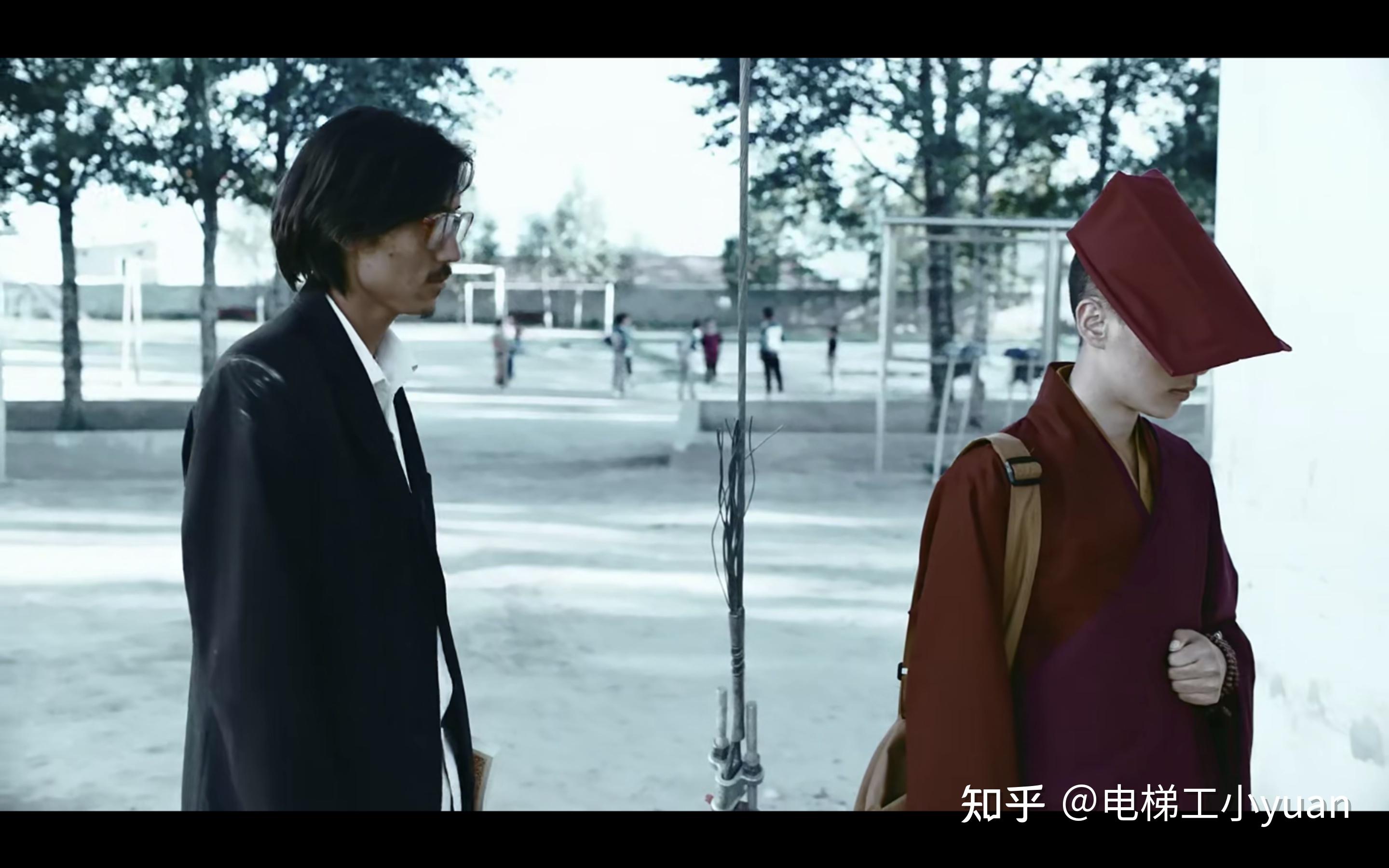 气球仰头看一场红白事