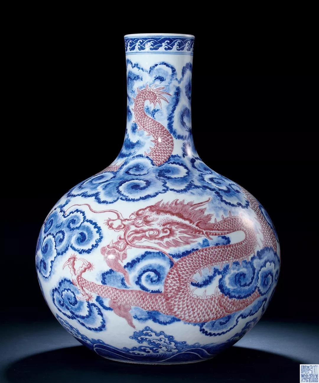 仅存4例！同为“青花釉里红天球瓶”价格却相差20倍 - 知乎