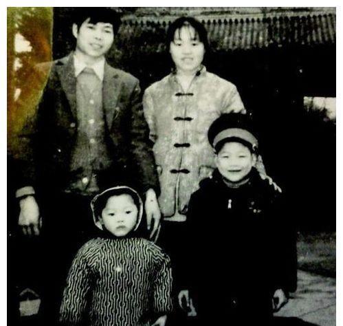 赵个合影