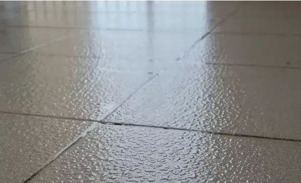 三,湿气过重与周围环境有关