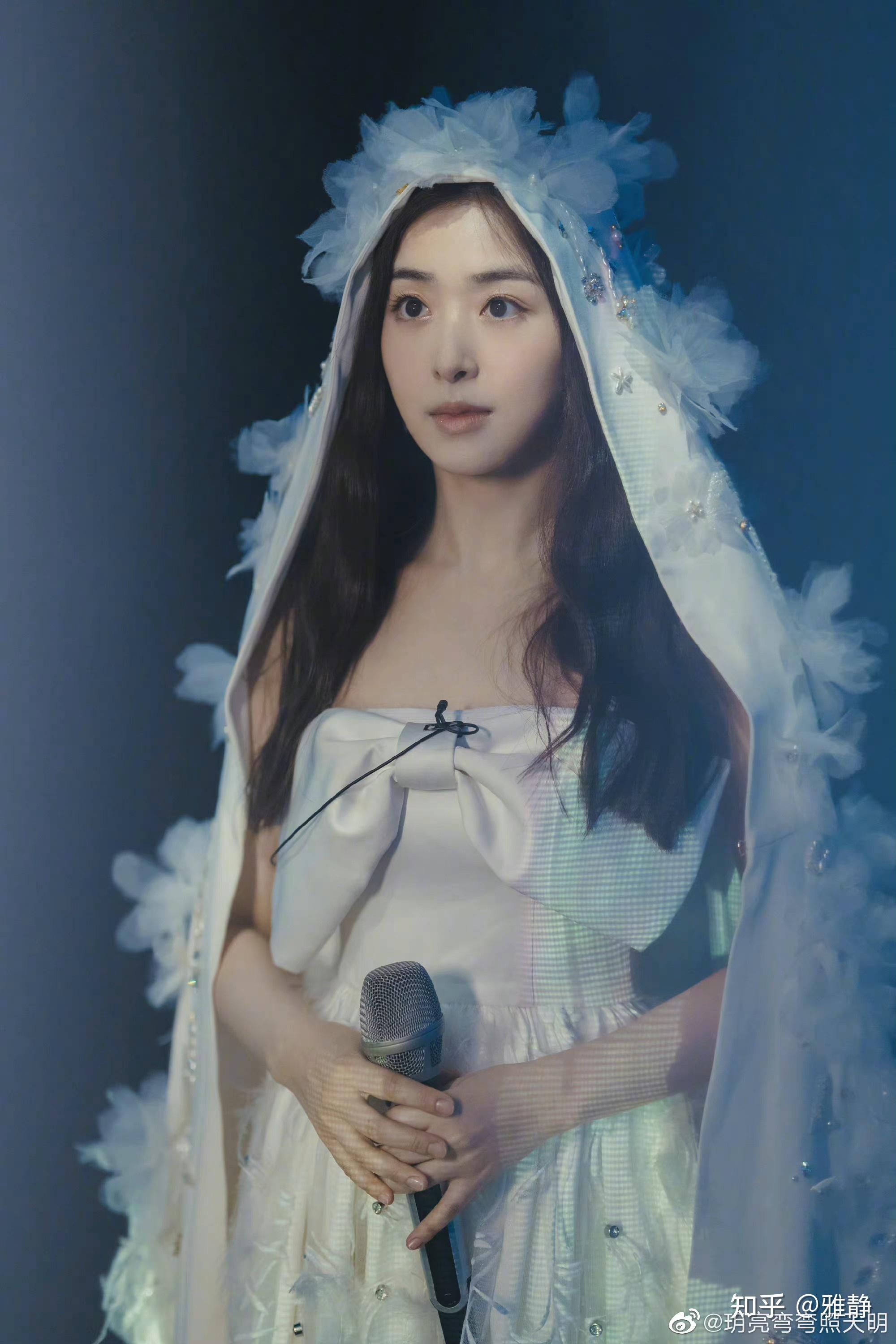 张含韵再次惊艳了观众那些打不倒你的经历终将让你强大