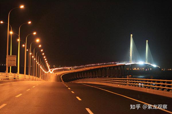 5年后，中国在上海电竞菠菜外围app建成了一座超级大桥。设计非常困难和大胆