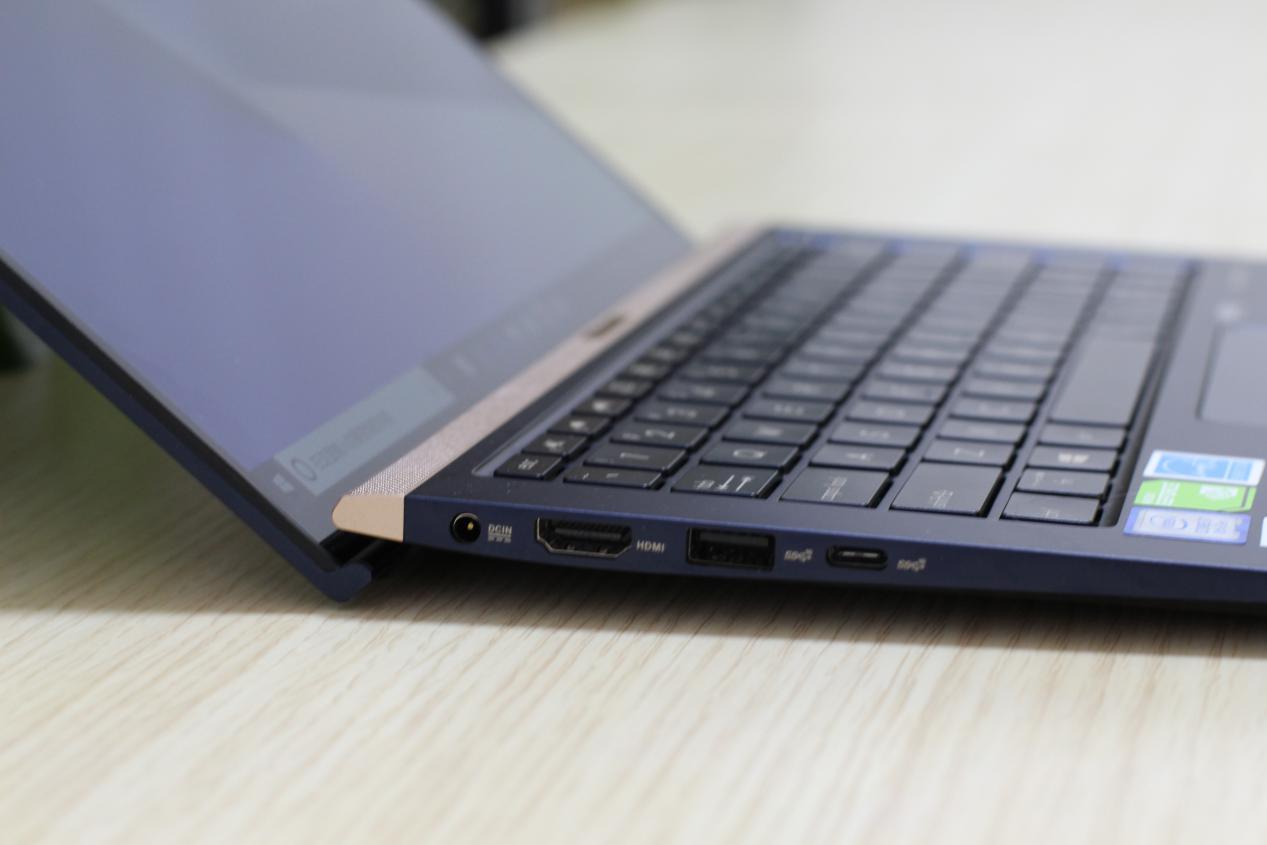 展现轻薄本的魅力所在华硕灵耀deluxe13评测