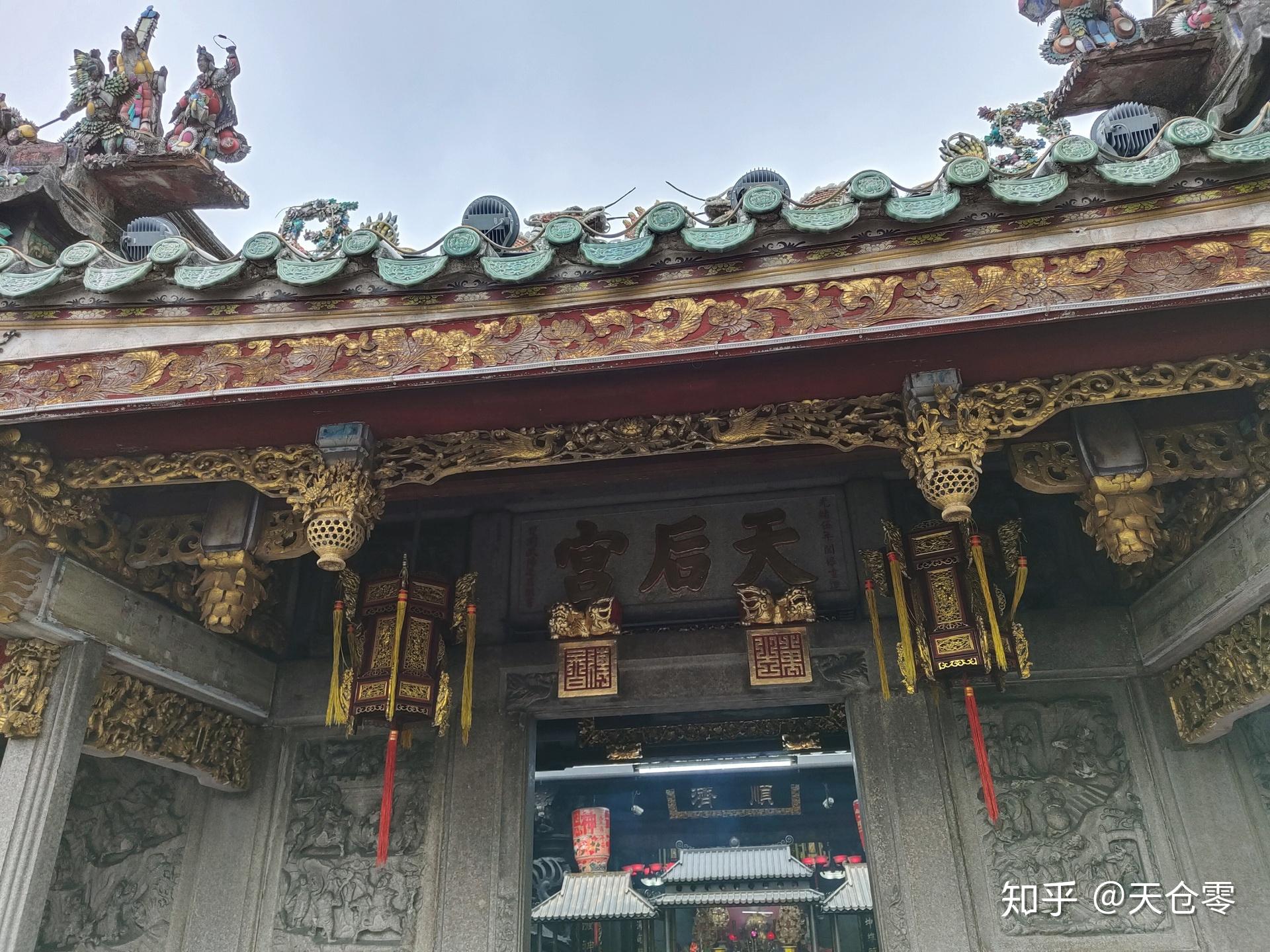 天后宫关帝庙:两座寺庙相连而建,主要是来看建筑,庙不大,香火很旺,供