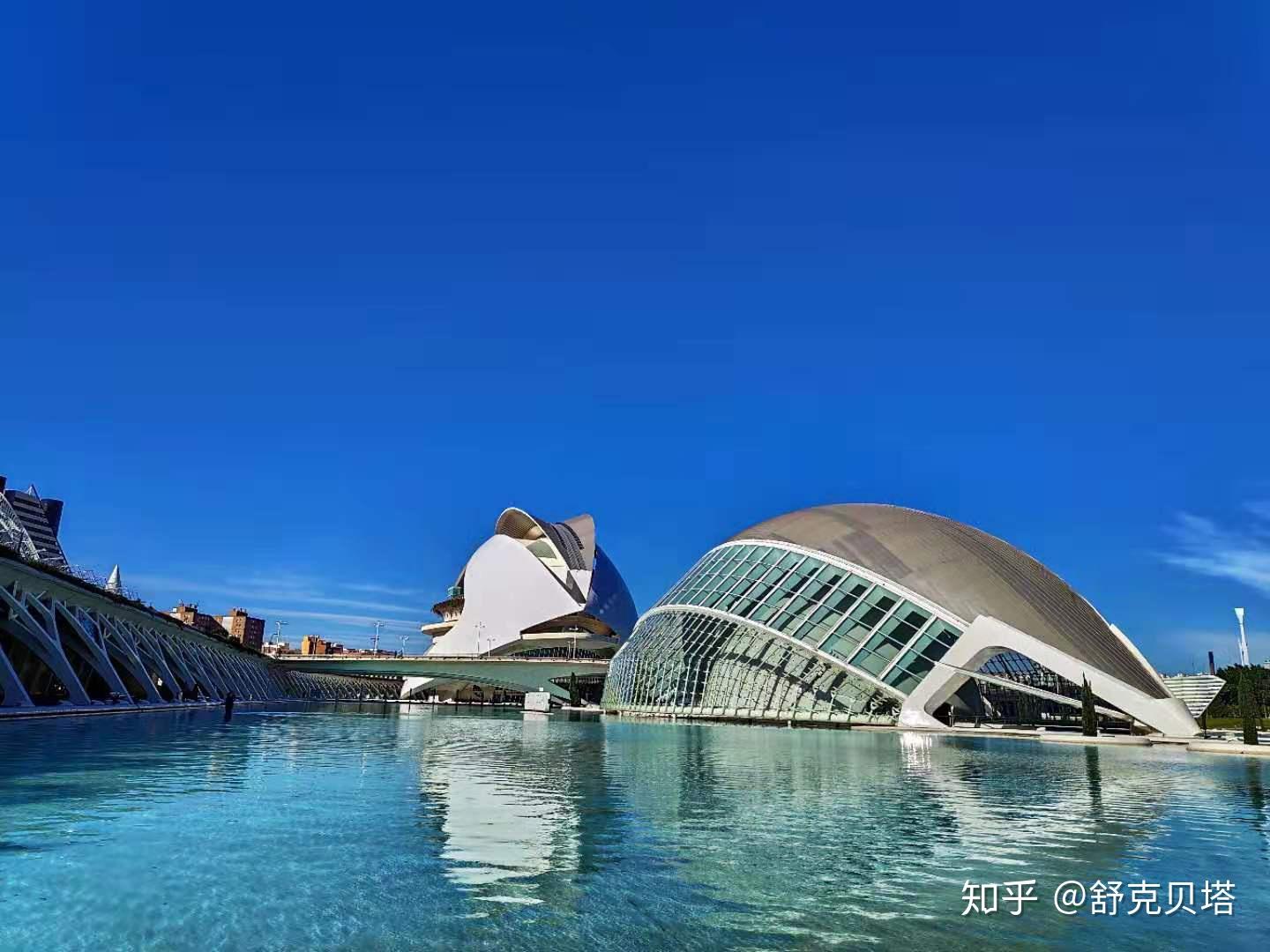 西班牙有哪些不能错过的景点和旅游路线?