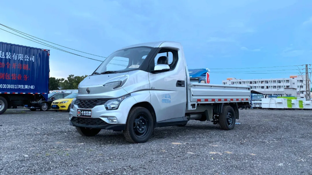 颜值吊打五菱造型科幻的国产微卡猛一看以为是特斯拉