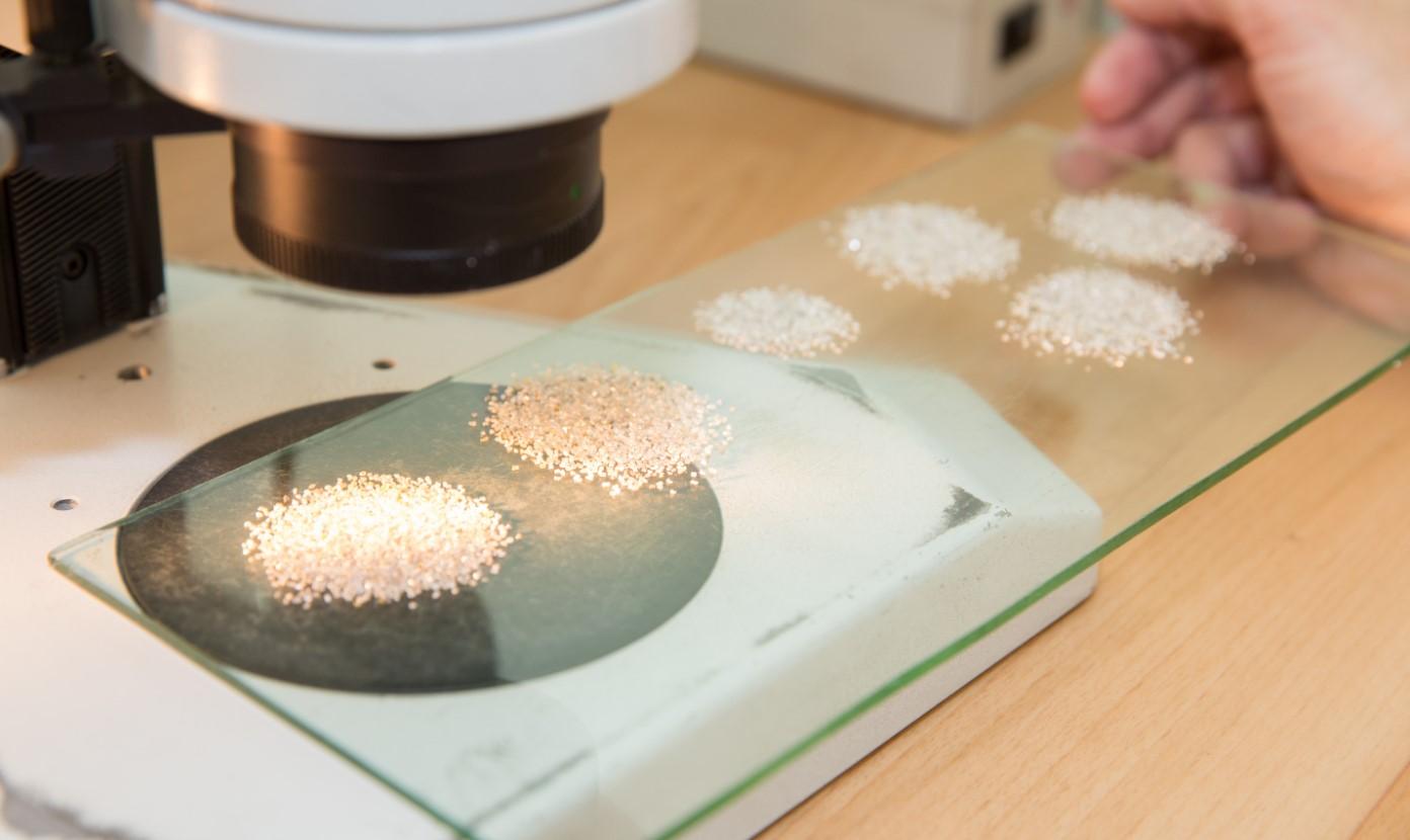 血钻还存在吗钻石行业怎样控制道德