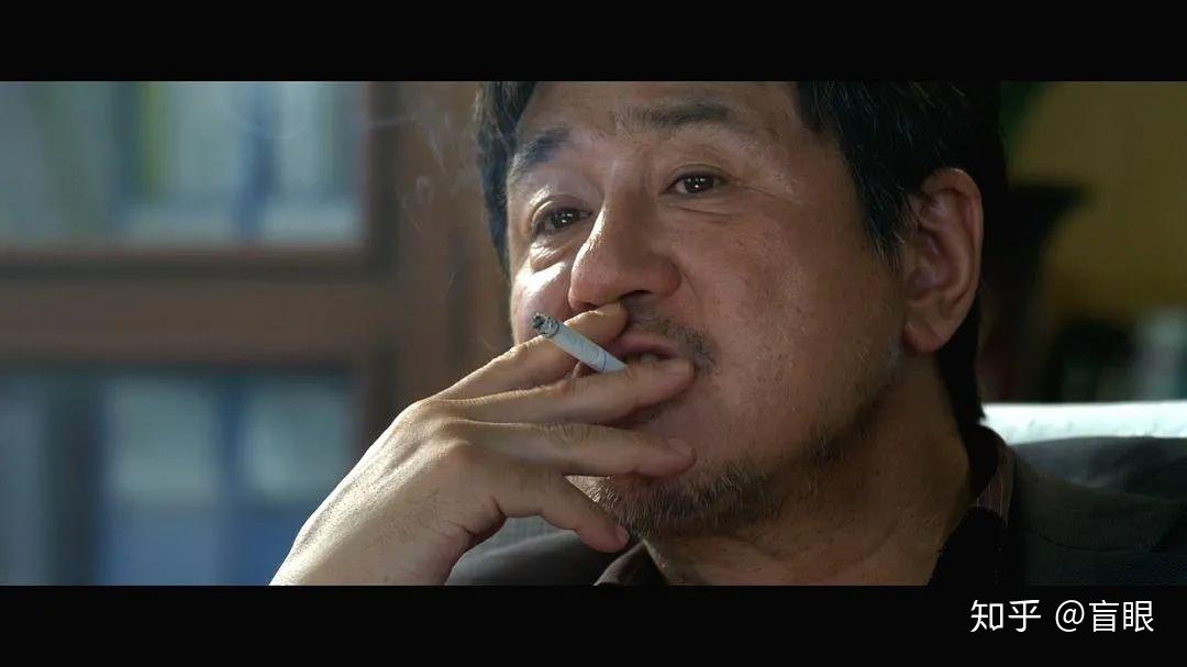 卧底他的直接上司是崔岷植扮演的姜科长金门虽然是全国最大的暴力组织