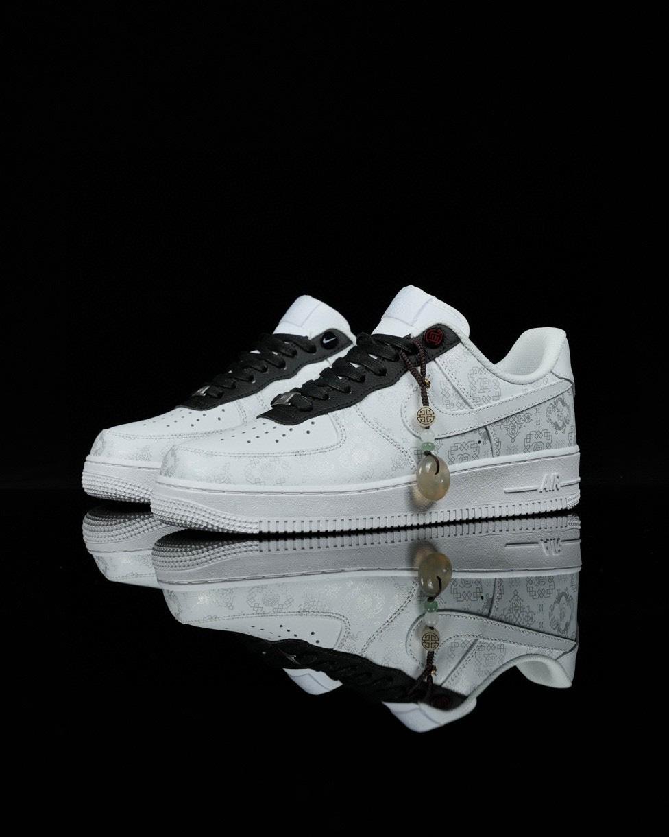 耐克银色丝绸玉佩 nike air force 1 low x clot 空军一号低帮运动鞋