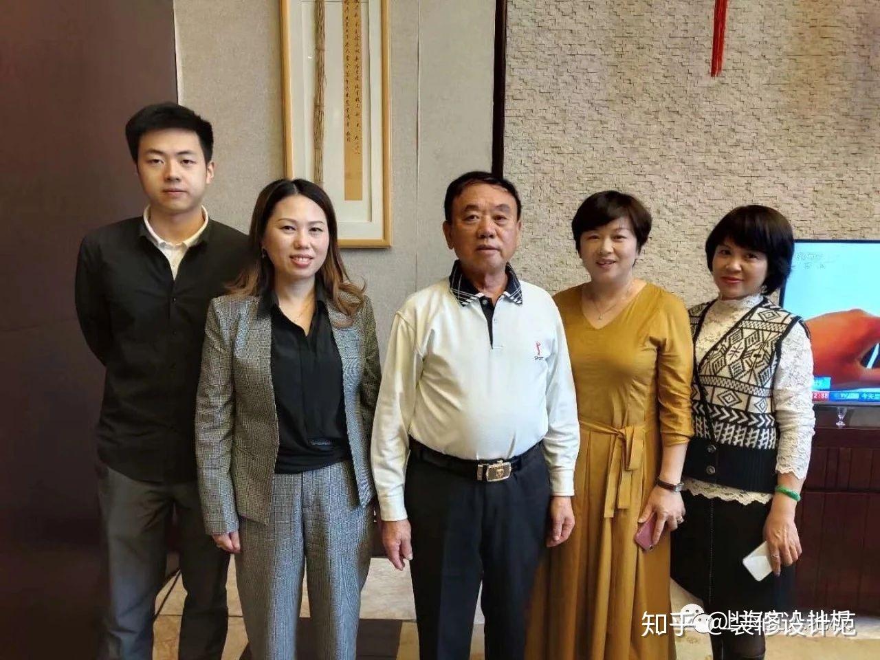 热烈欢迎福建省军区原副司令员朱光泉将军莅临宜人地板指导工作