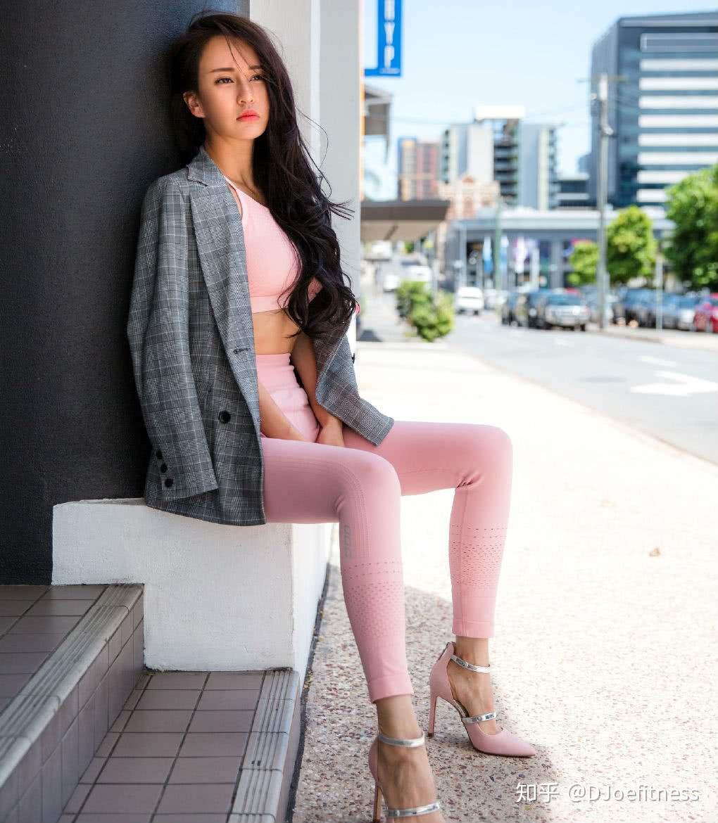 母其弥雅被成龙提携瑜伽教母究竟功力如何