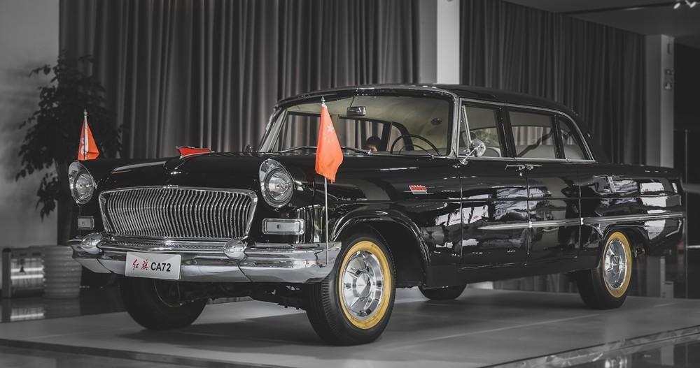 共和国之光实拍我国第一台阅兵车红旗ca72