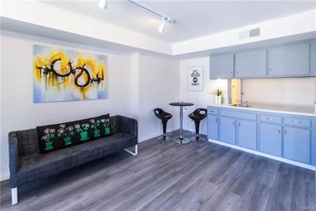 美国洛杉矶蒙市走路丁胖子广场联体别墅