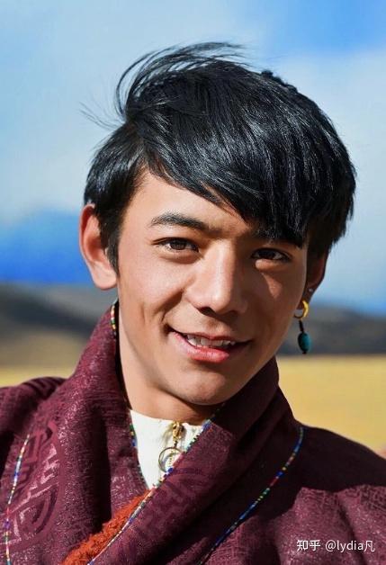 什么是青年脸 v2-e9e75e8c18bb05825629892b8c29eb2a_r.jpg