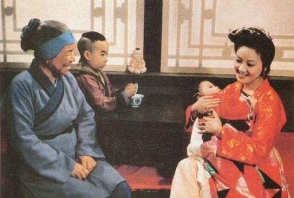 刘姥姥:赠我滴水,必以涌泉相报