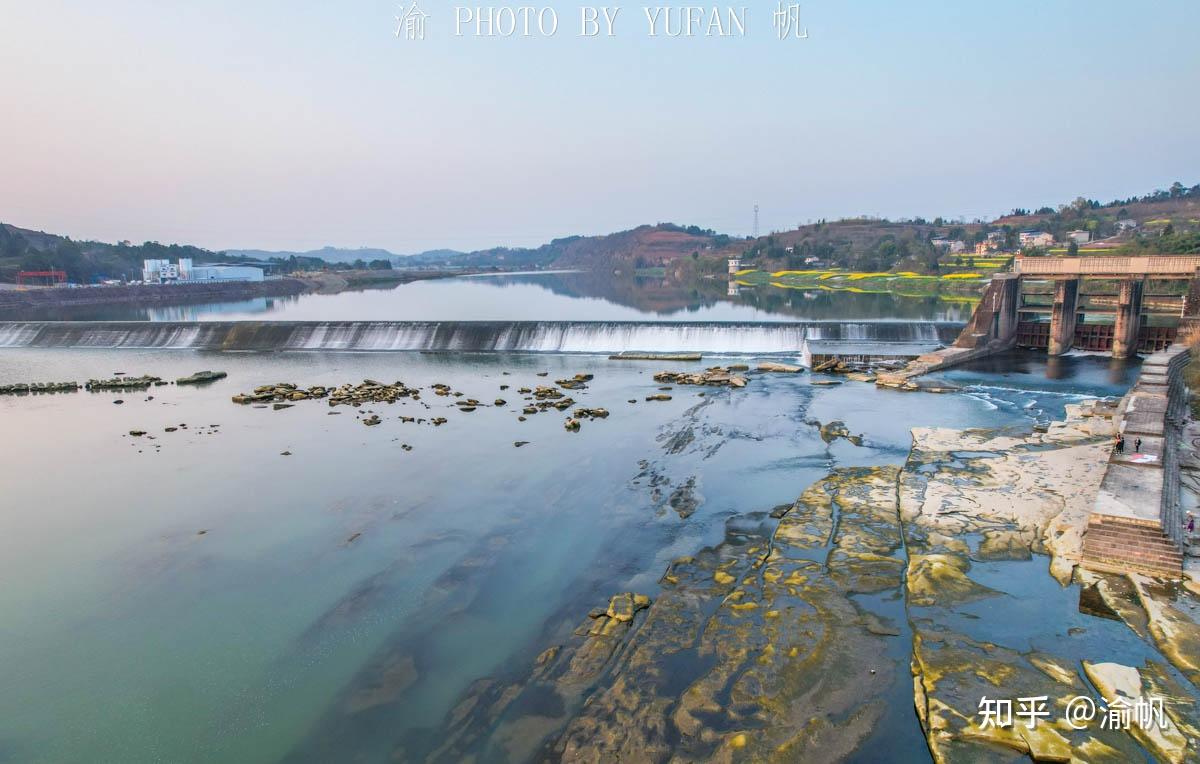 潼南三块石电站6万人风餐露宿鏖战3年建成中国第二大运河