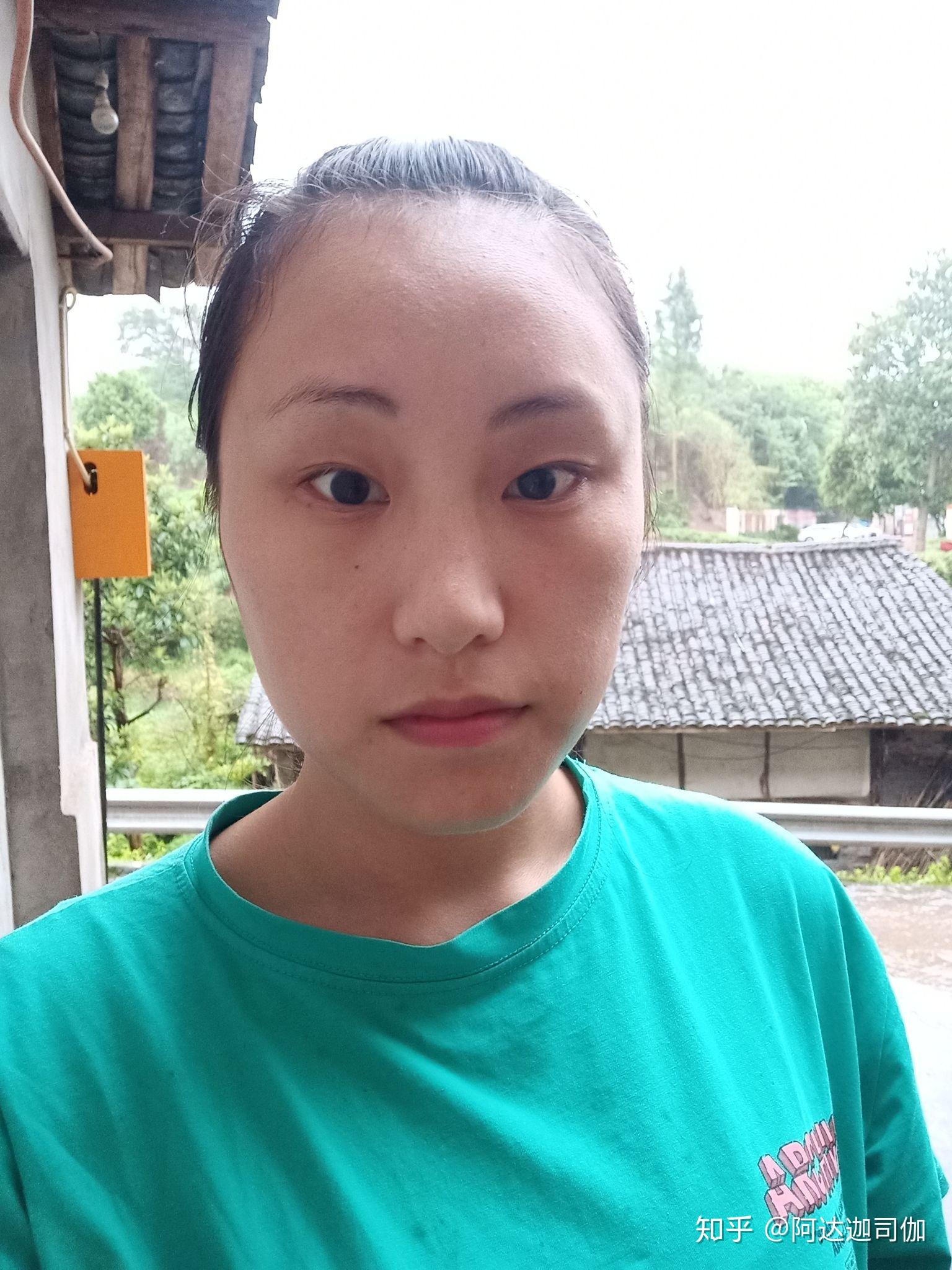 前置摄像头拍的照片跟后置天壤之别一个天上一个地上脸一大一小怎么