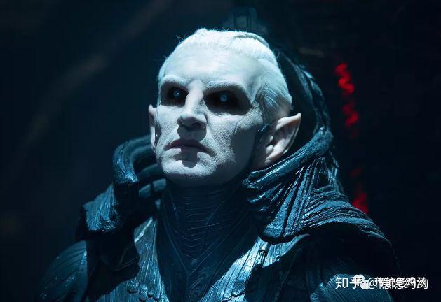 诅咒战士痛扁雷神和洛基,洛基借助空间手雷消灭了诅咒战士,然后假死骗