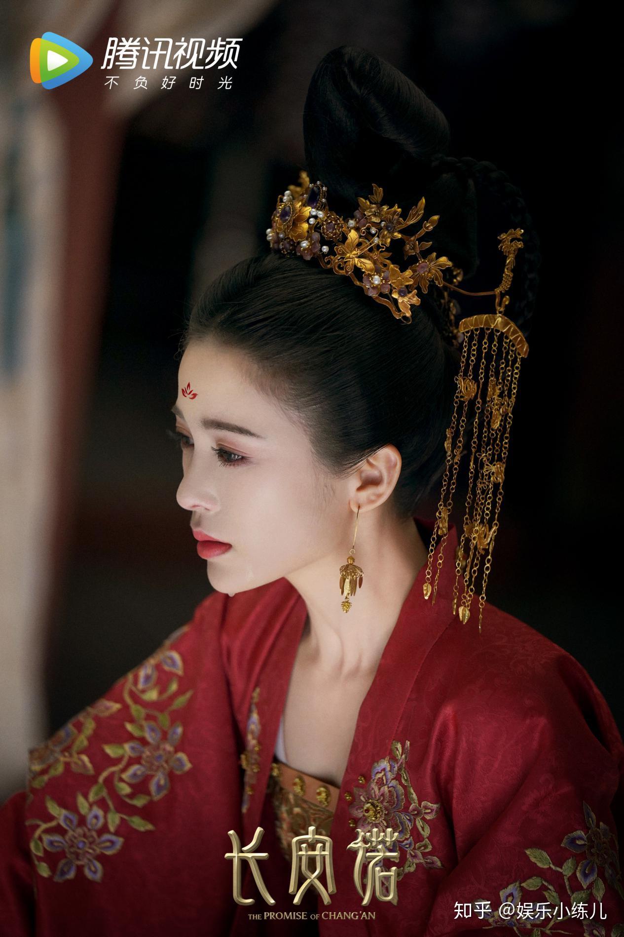 作为古装初恋脸的代表,大概因为出身京剧世家的缘故,赵樱子本身自带一