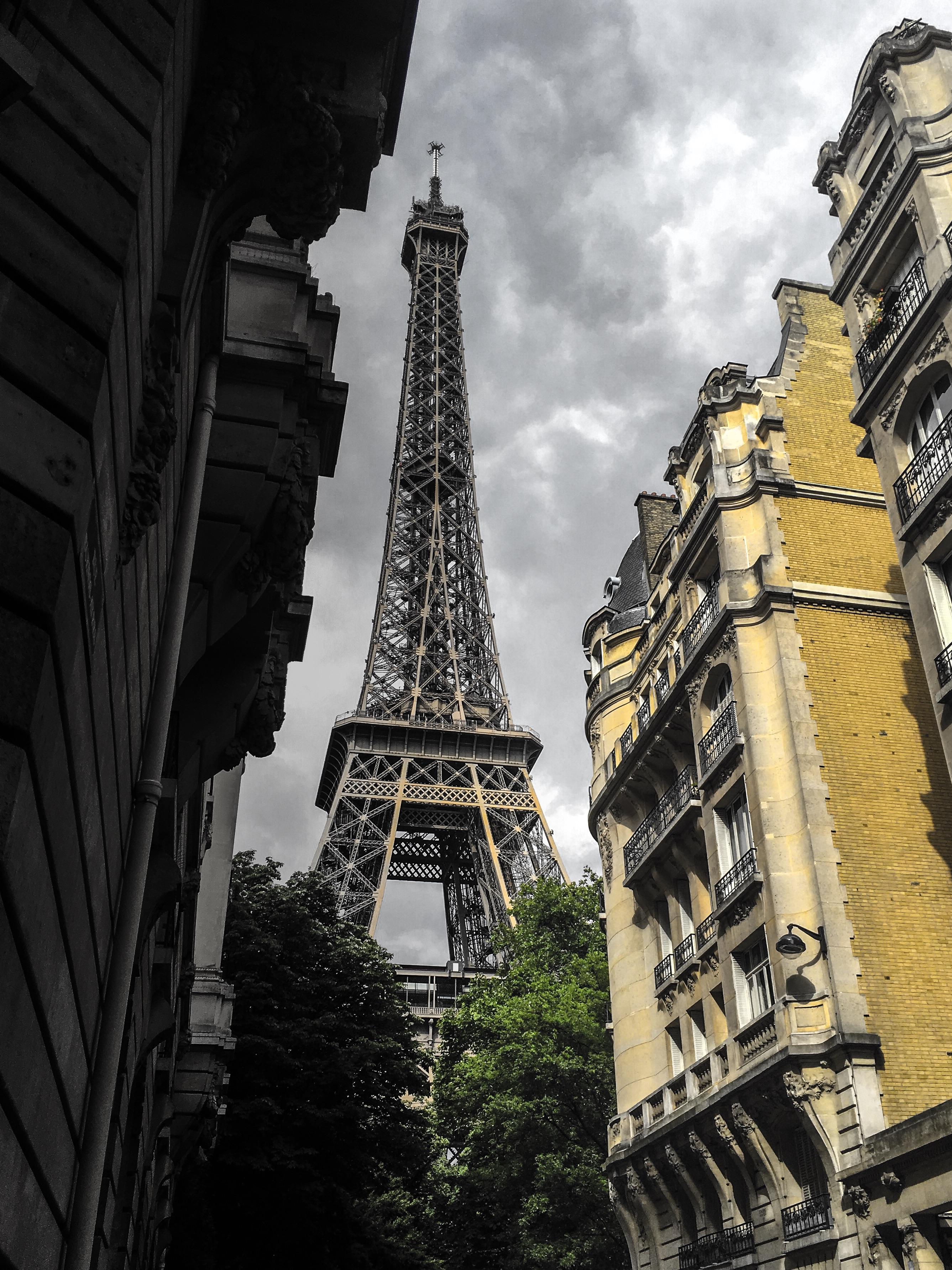 未成年人出国旅游是不是必须有监护人陪同才能