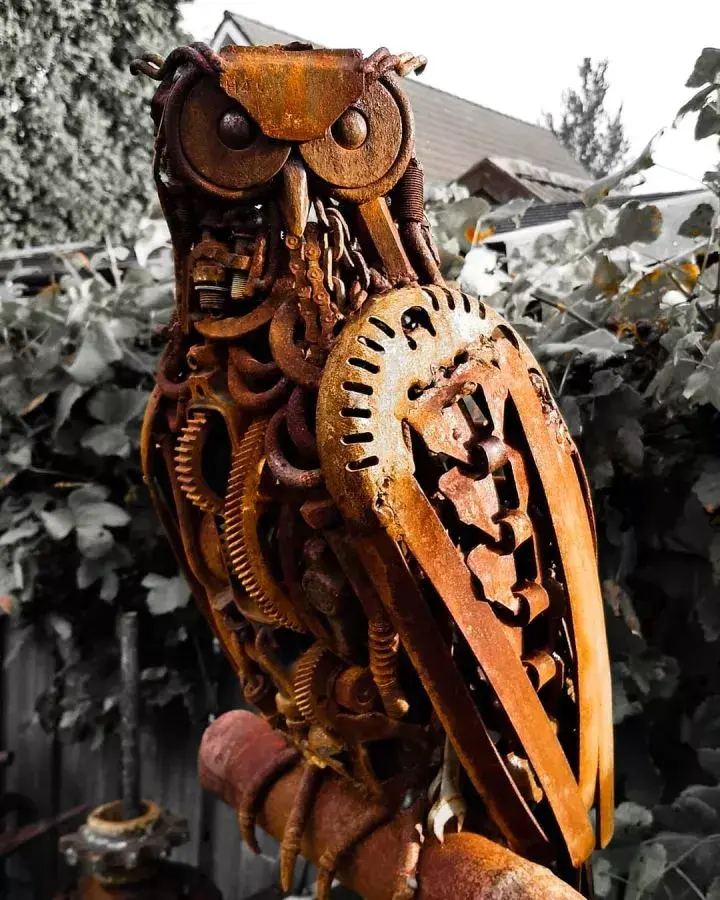 没有学历的焊接工将废铁变成了动物雕塑