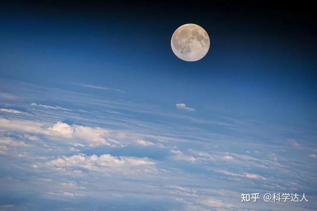 为什么月亮会在白天出现 - 知乎