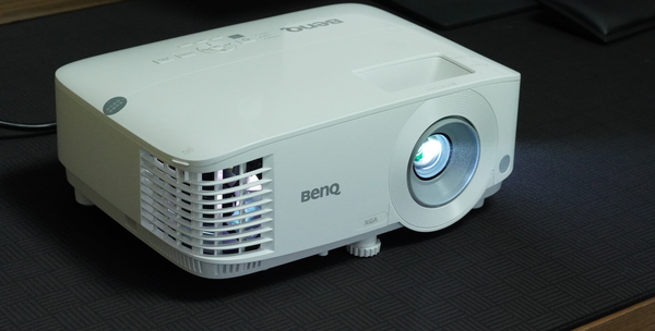 孩子上网课选什么投影仪?明基mx560使用测评