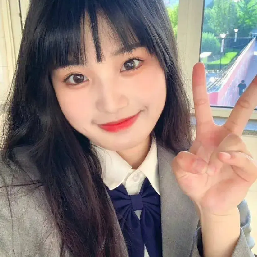 头像| 女生:你要允许一些人 有安静的青春 - 知乎