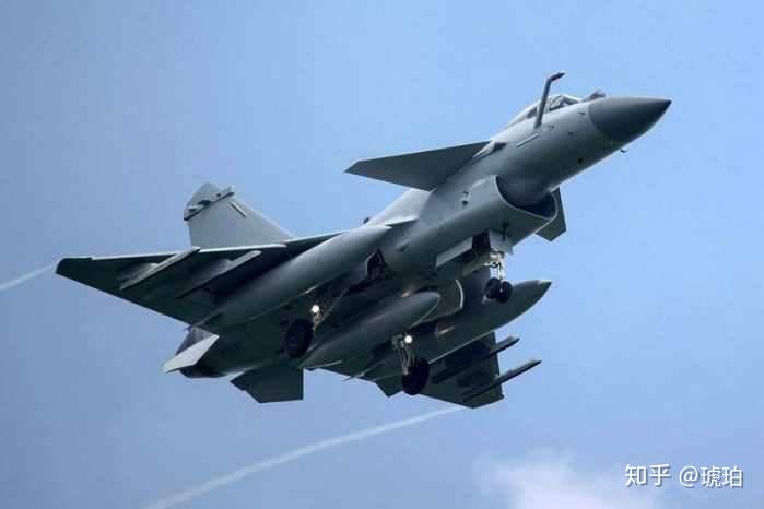 中印边境空军对比:幻影2000和歼十哪个更厉害?